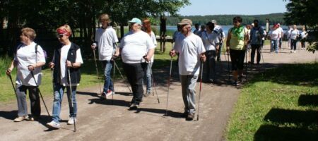 BORNEŃSKA STREFA AKTYWNEGO SENIRA – VI MARATON SENIOR NORDIC WALKING